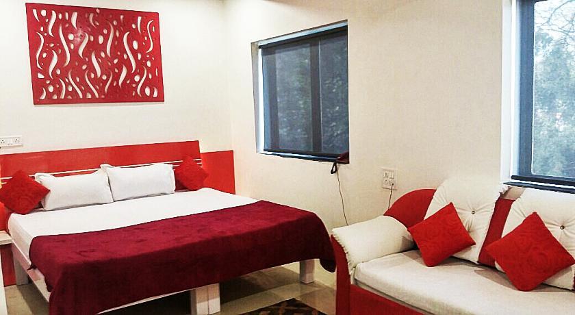 נאנדד Hotel Talha Residency מראה חיצוני תמונה